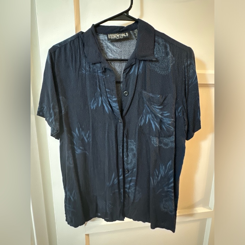 Vintage Essentials Norton McNaughton Navy Button-Down Shirt with Floral Print